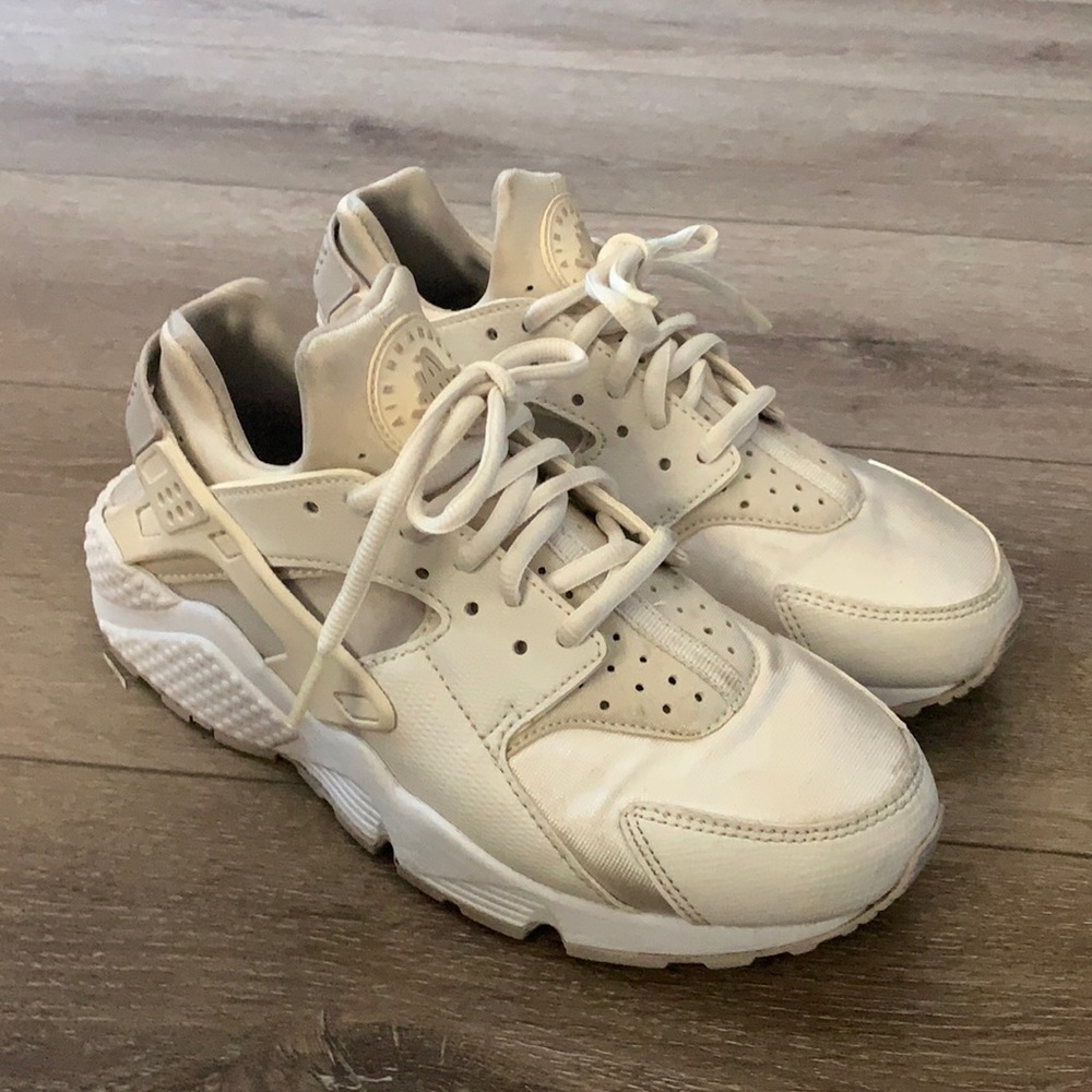 Nude Nike huraches